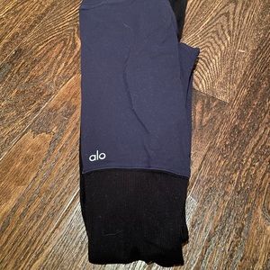 Black and navy Alo yoga goddess leggings size small